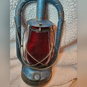 Vintage Dietz Kerosene Lantern Red Fitzall Globe Blue Body N.Y. USA